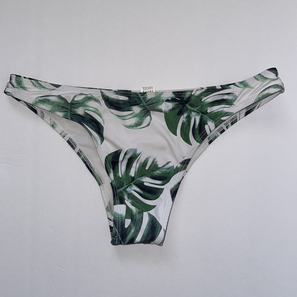 Bikini Bottom Set of 6x Red Green Blue Orange White Yellow Medium - Picture 6 of 7